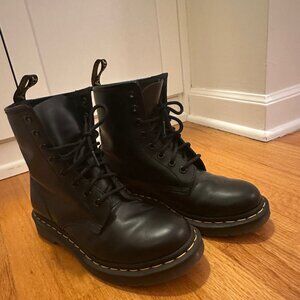Dr. Marten’s 1460 Combat Boots Black Smooth Leather Size 8 Lace Up